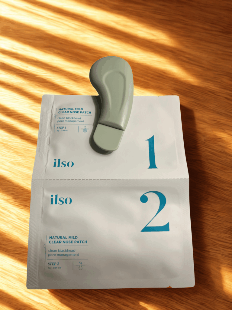 Patchs nez Ilso double etape contre les points noirs photographie sur fond en bois
